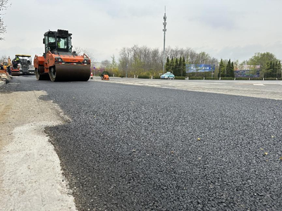 中交一航局三公司:金石灘度假區(qū)麗山環(huán)路提前兩天通車